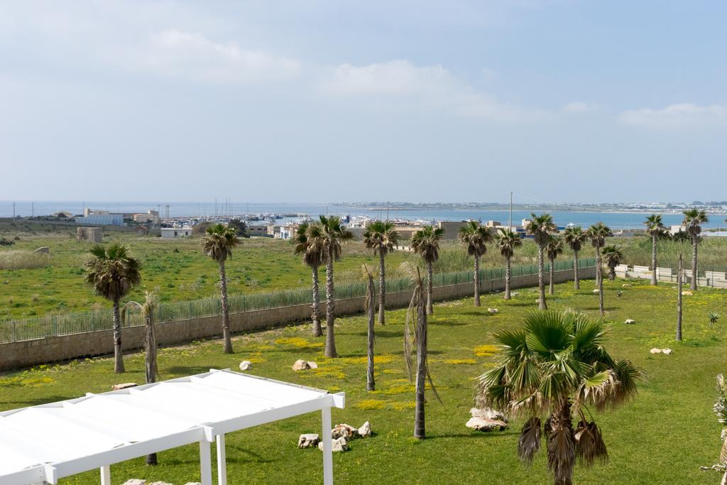 Готель Lalena'S Garden Portopalo Di Capo Passero Екстер'єр фото