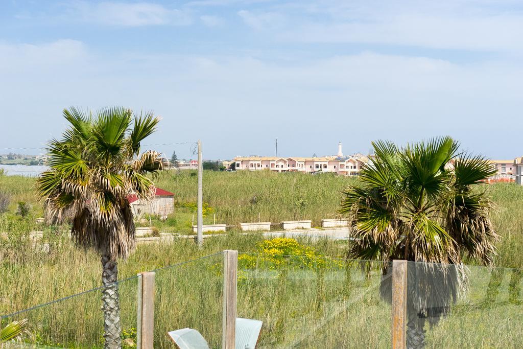 Готель Lalena'S Garden Portopalo Di Capo Passero Екстер'єр фото